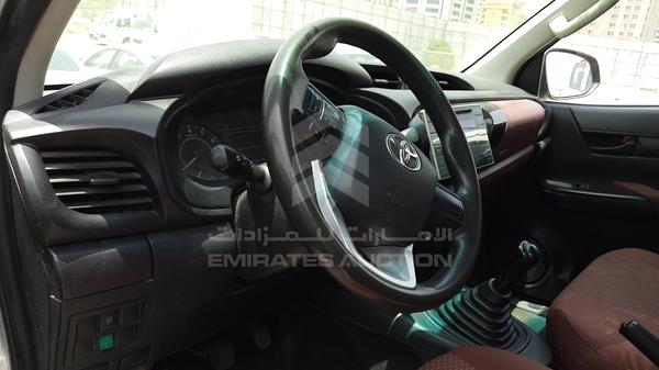 Photo 12 VIN: MR0DX8CD9H0400257 - TOYOTA HILUX 