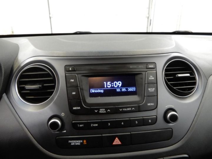 Photo 10 VIN: NLHA751AAHZ302435 - HYUNDAI I10 