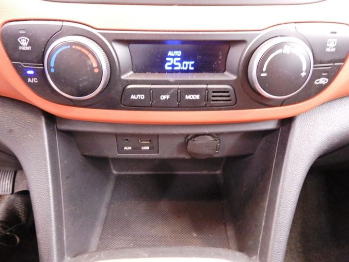 Photo 9 VIN: NLHA851AAGZ279842 - HYUNDAI I10 