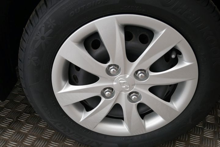 Photo 13 VIN: NLHA851AAJZ386695 - HYUNDAI I10 