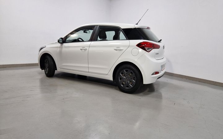 Photo 2 VIN: NLHB251PAJZ343697 - HYUNDAI I20 