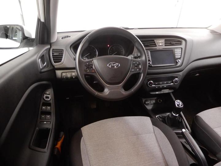 Photo 9 VIN: NLHB351AAGZ140893 - HYUNDAI I20 