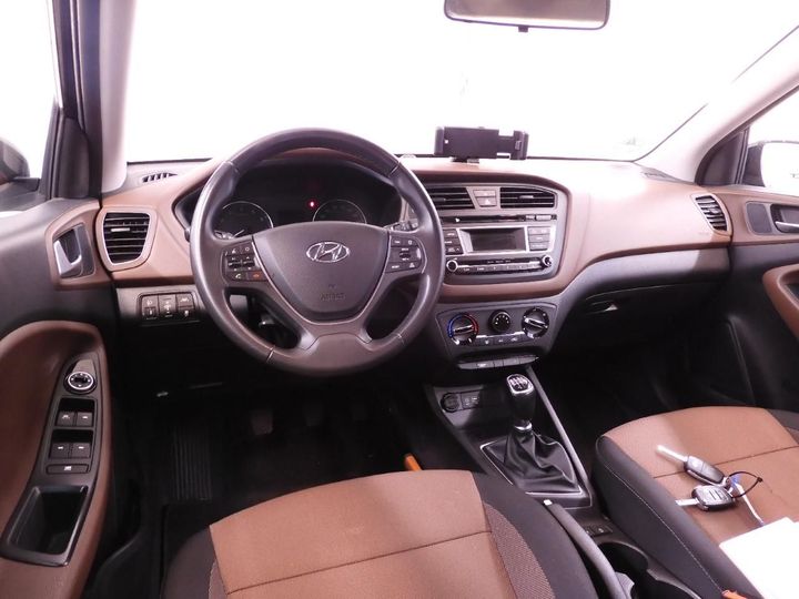 Photo 9 VIN: NLHB351AAHZ255844 - HYUNDAI I20 