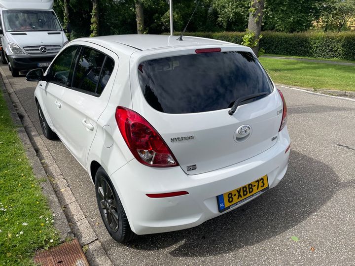 Photo 2 VIN: NLHBA51BAEZ263970 - HYUNDAI I20 