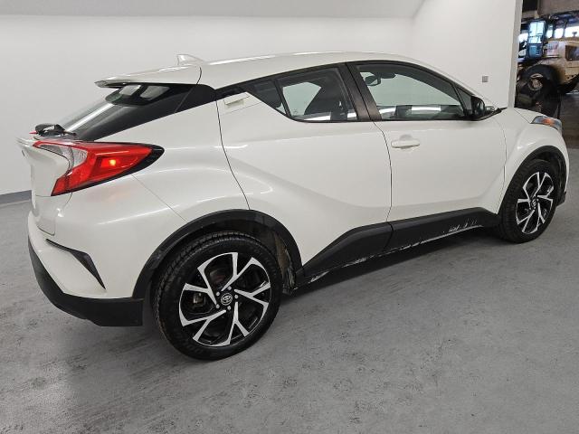 Photo 2 VIN: NMTKHMBX1JR039941 - TOYOTA C-HR XLE 