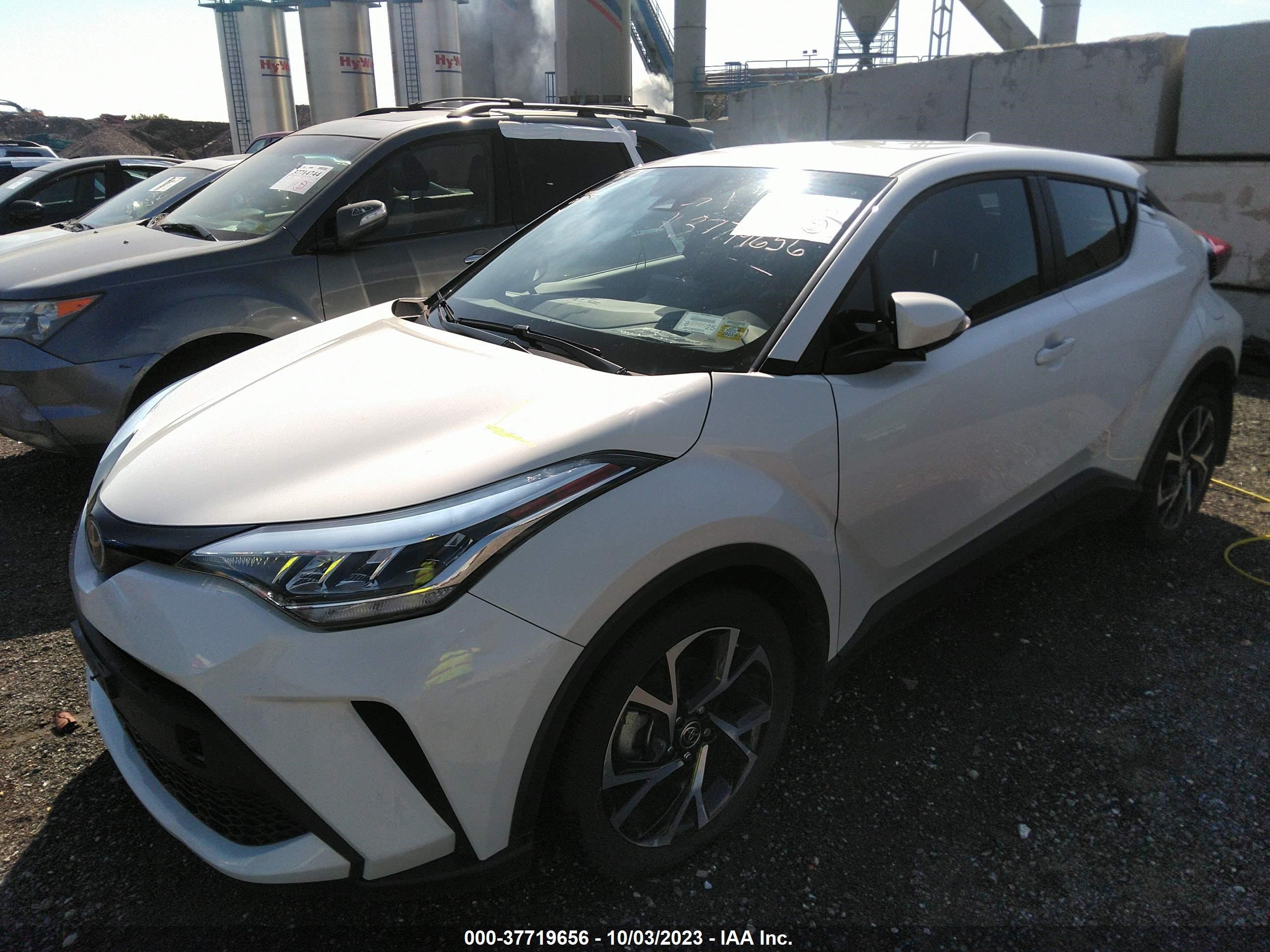 Photo 1 VIN: NMTKHMBX2MR132083 - TOYOTA C-HR 