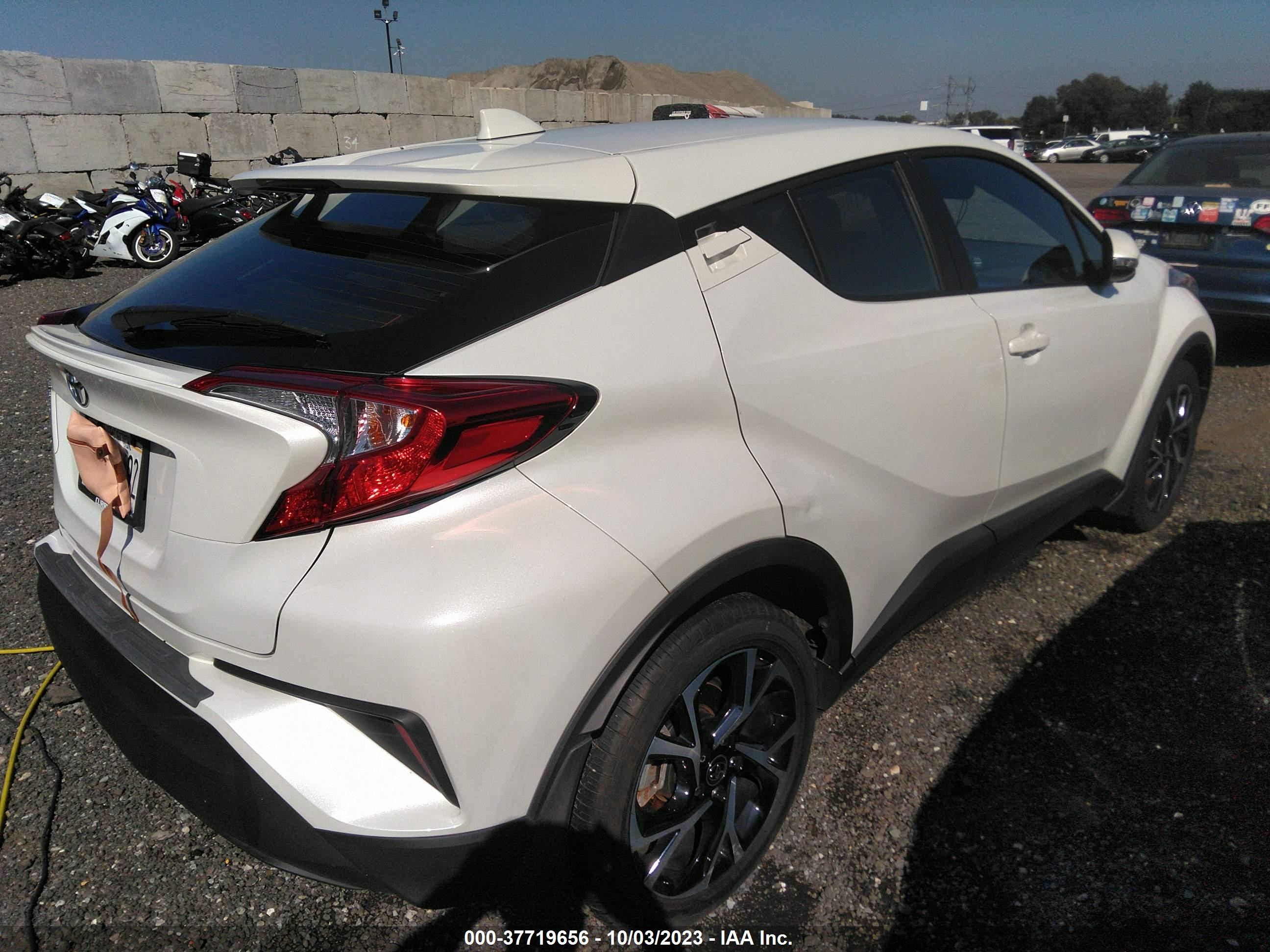 Photo 3 VIN: NMTKHMBX2MR132083 - TOYOTA C-HR 