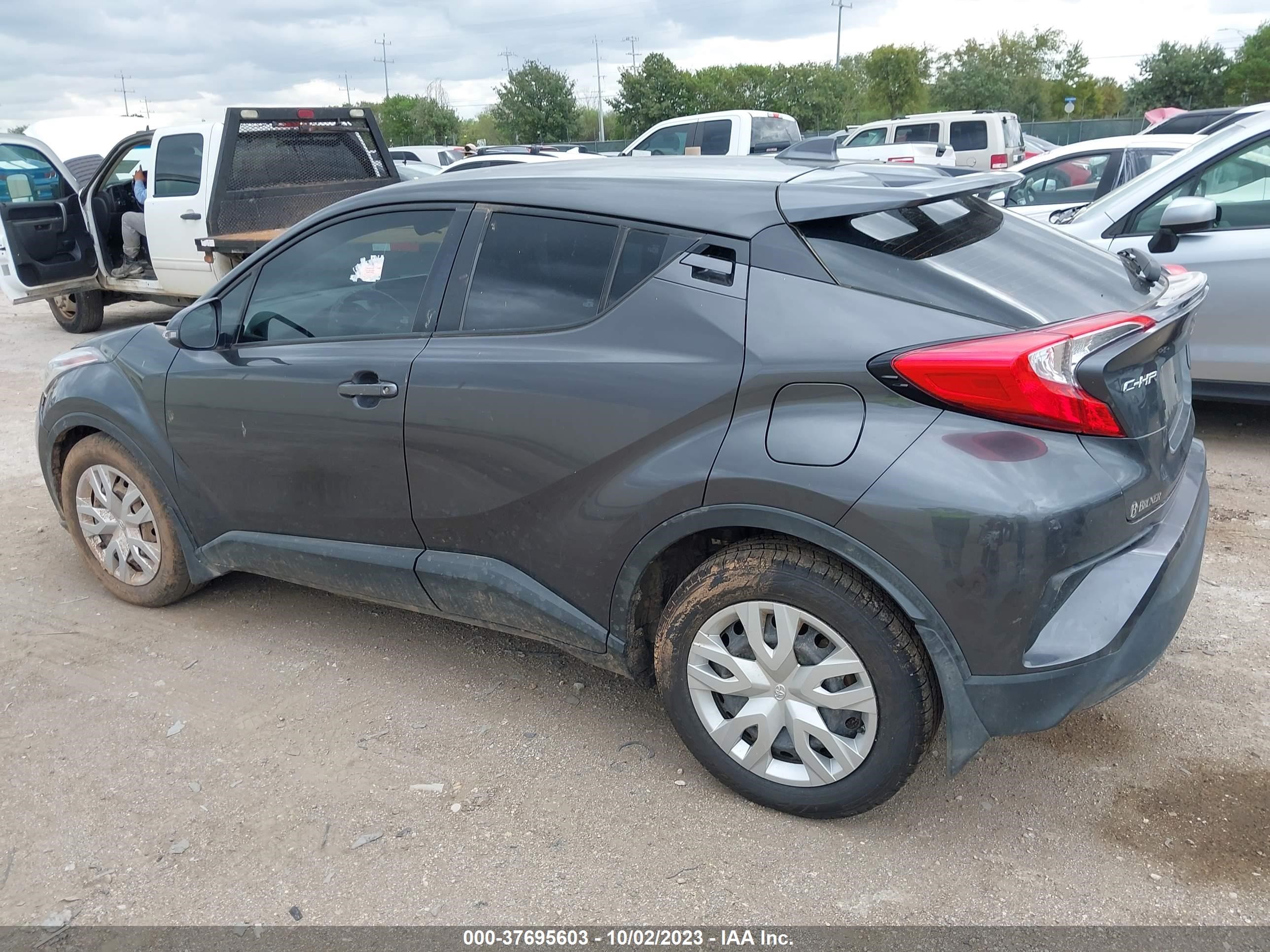 Photo 2 VIN: NMTKHMBX2MR136151 - TOYOTA C-HR 