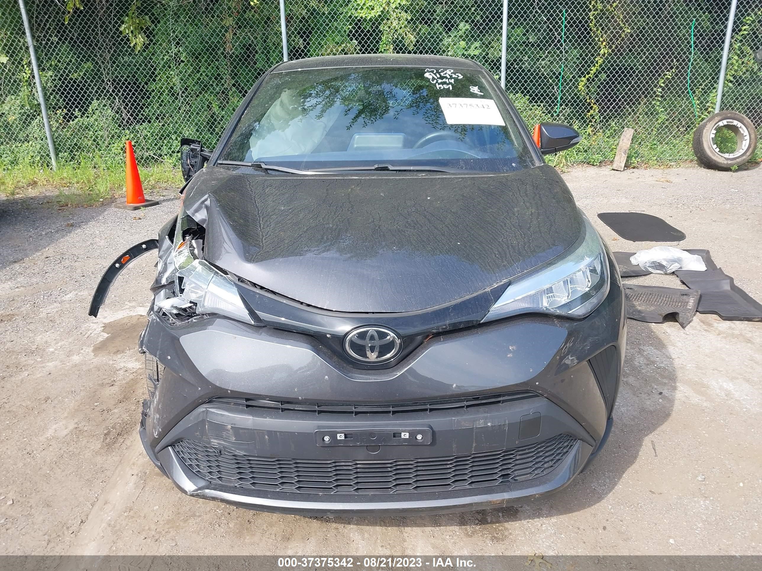 Photo 11 VIN: NMTKHMBX2MR136294 - TOYOTA C-HR 