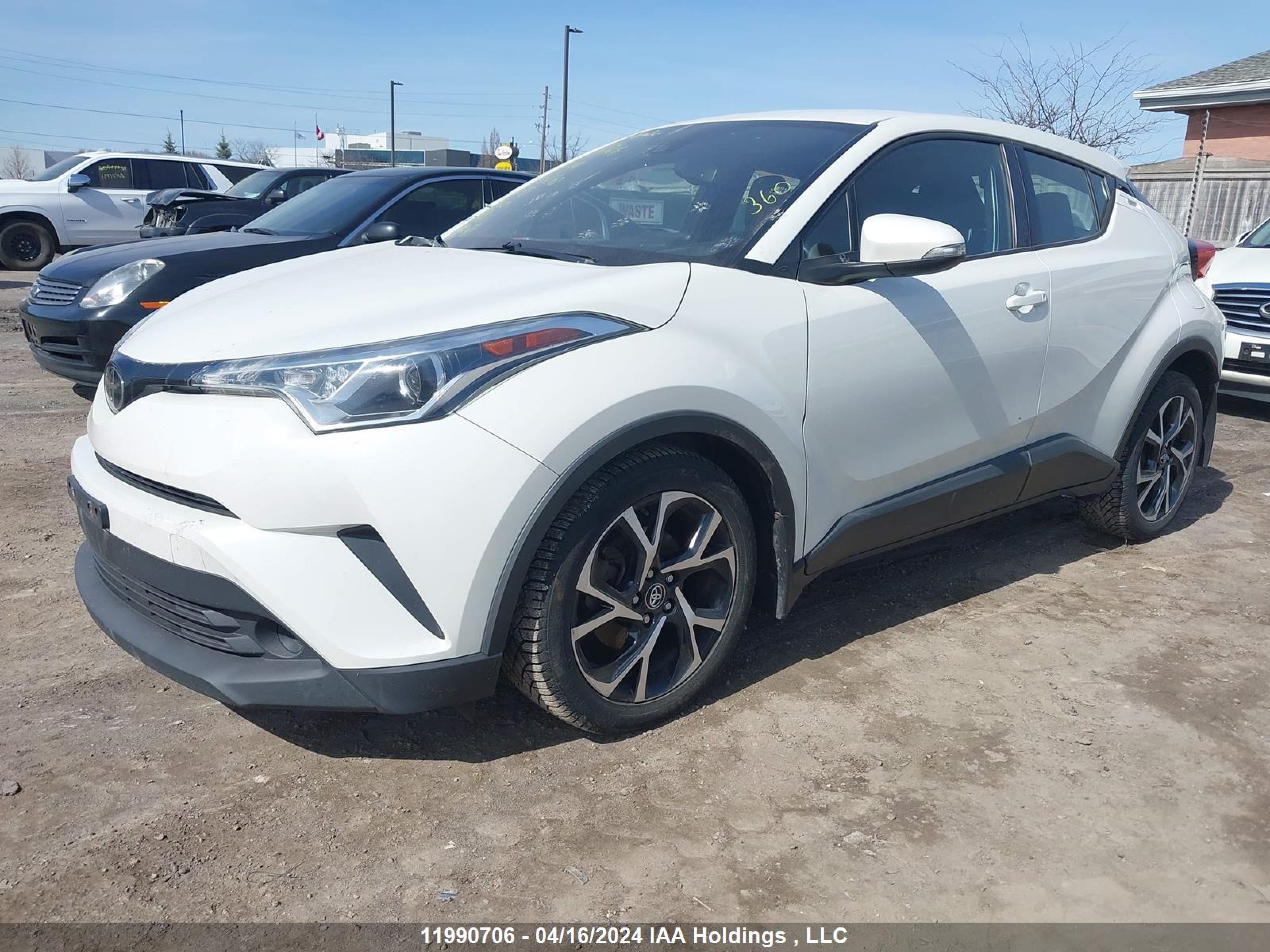 Photo 1 VIN: NMTKHMBX3JR064260 - TOYOTA C-HR 