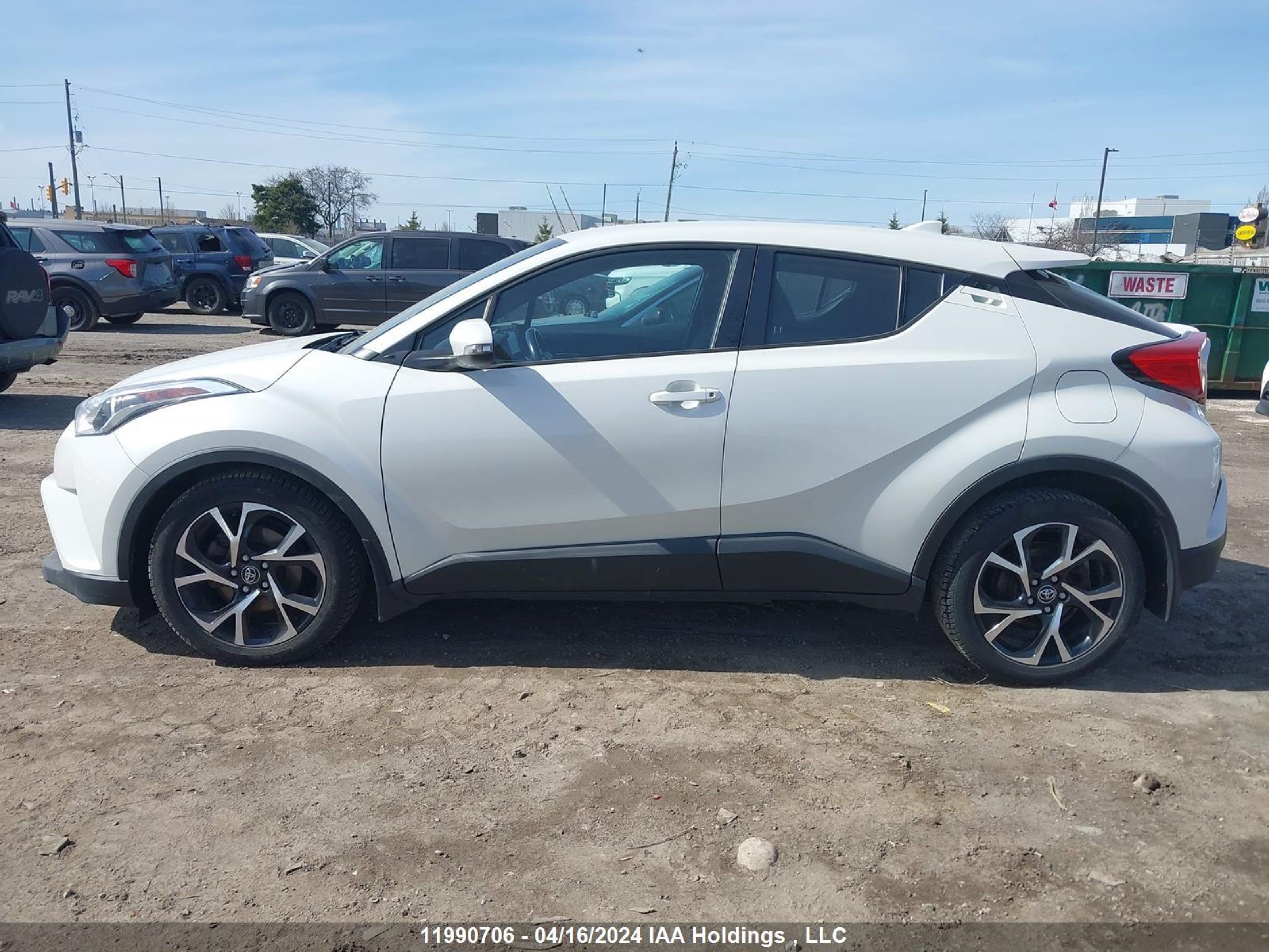 Photo 14 VIN: NMTKHMBX3JR064260 - TOYOTA C-HR 