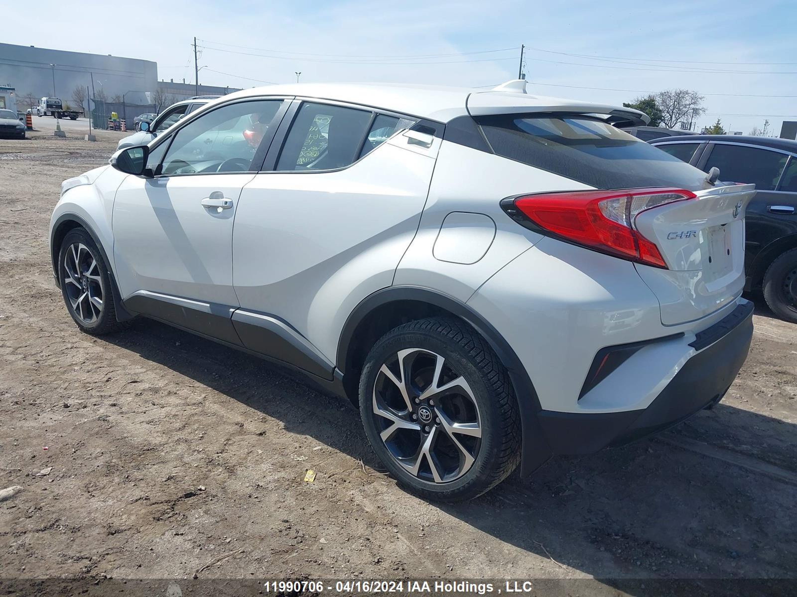 Photo 2 VIN: NMTKHMBX3JR064260 - TOYOTA C-HR 