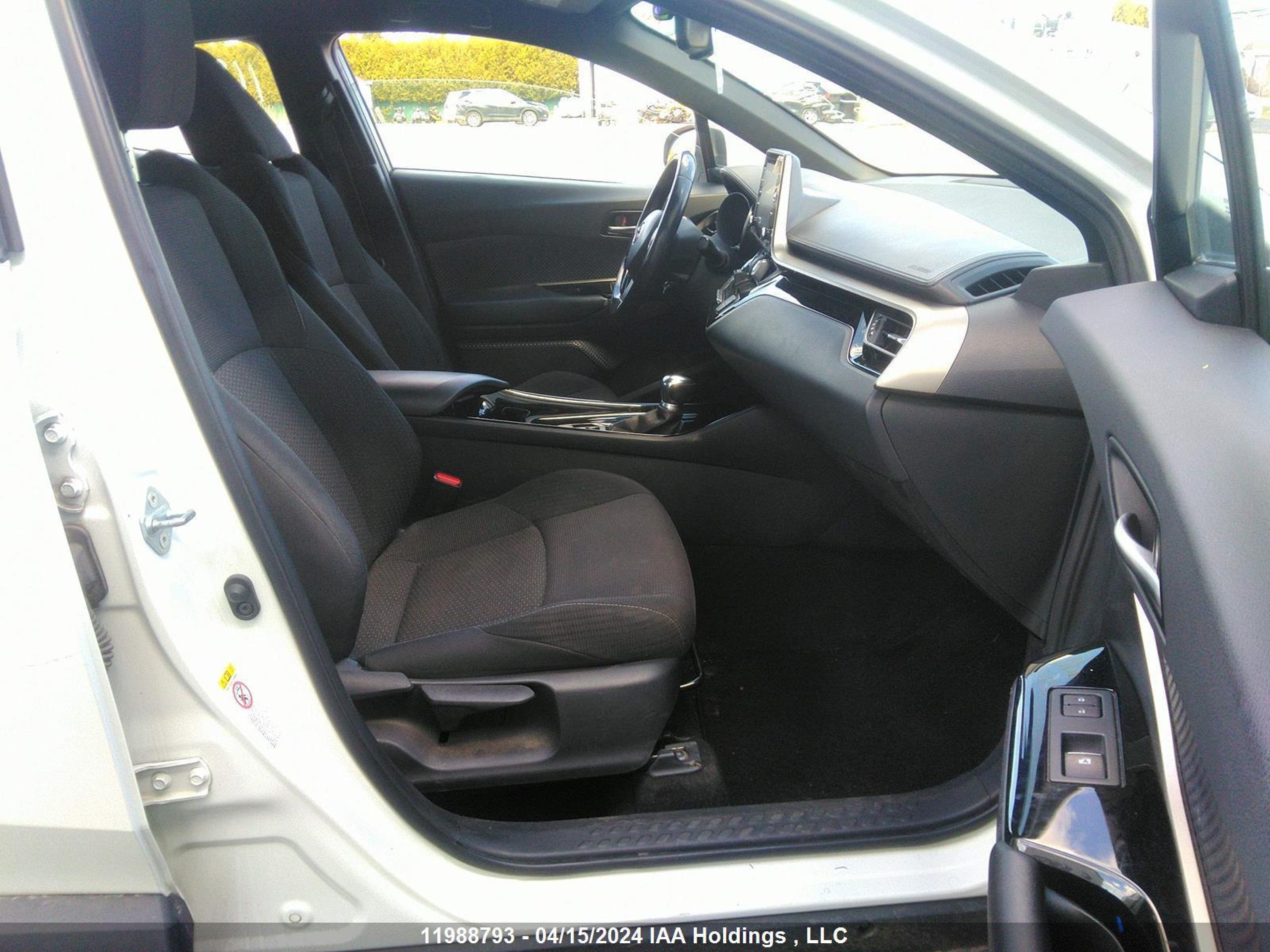 Photo 4 VIN: NMTKHMBX3KR075874 - TOYOTA C-HR 