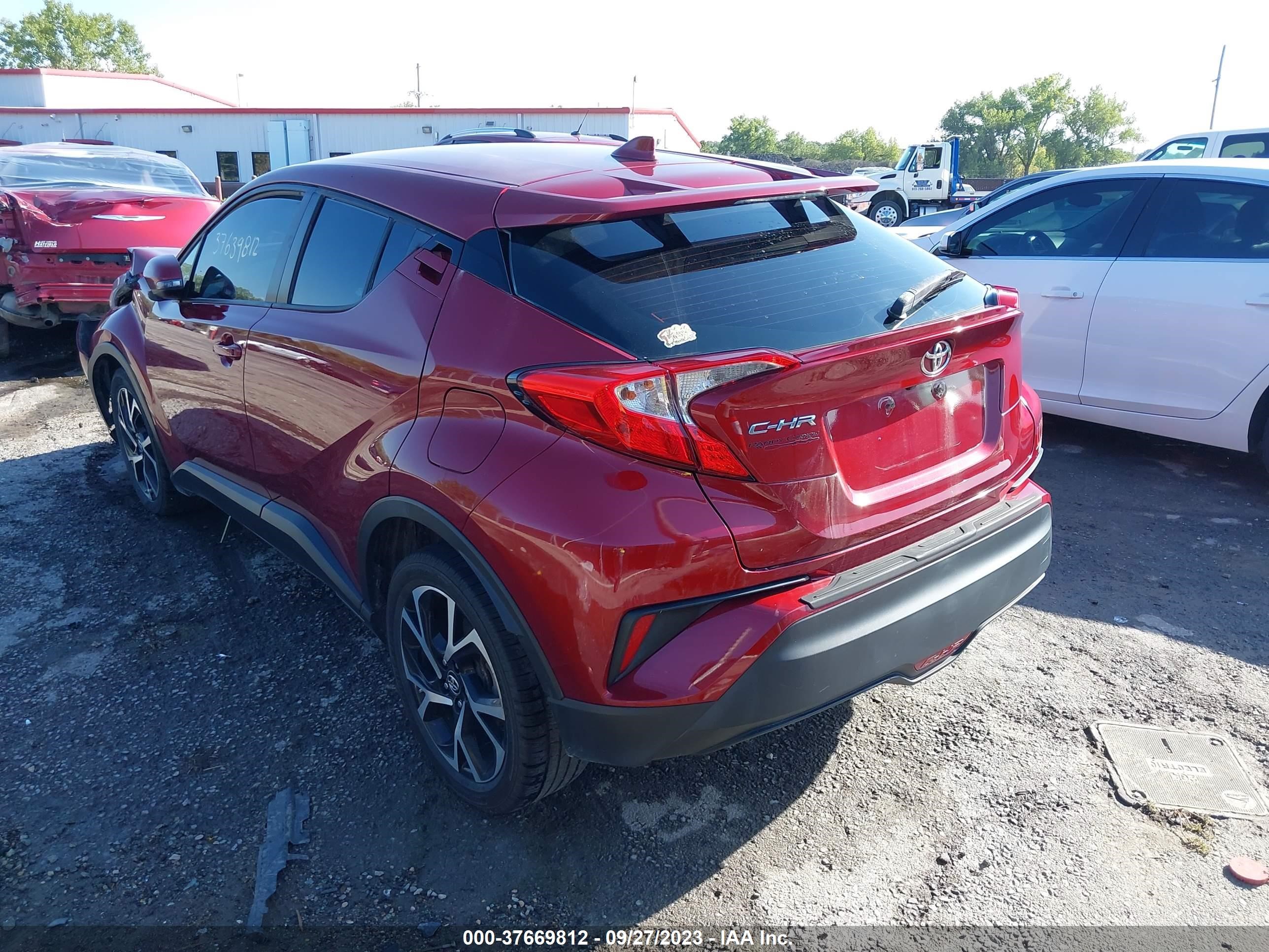 Photo 2 VIN: NMTKHMBX5JR026142 - TOYOTA C-HR 