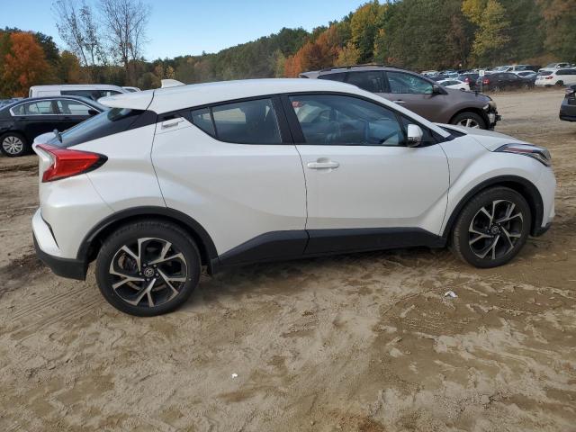 Photo 2 VIN: NMTKHMBX5MR131980 - TOYOTA C-HR XLE 