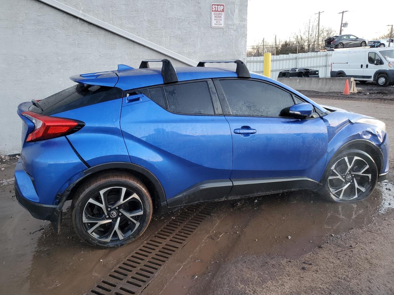 Photo 2 VIN: NMTKHMBX6JR001413 - TOYOTA C-HR 