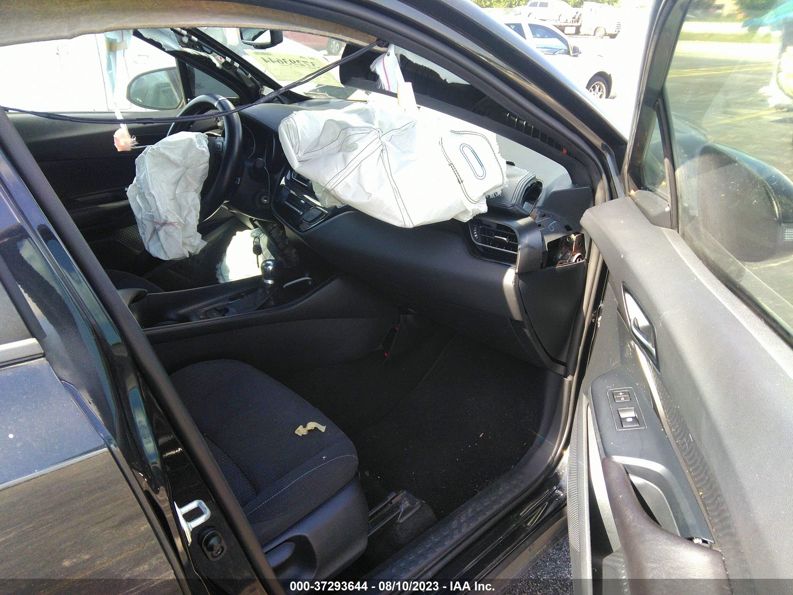 Photo 4 VIN: NMTKHMBX6JR020589 - TOYOTA C-HR 