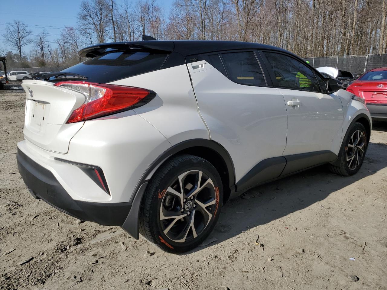 Photo 2 VIN: NMTKHMBX6KR096461 - TOYOTA C-HR 