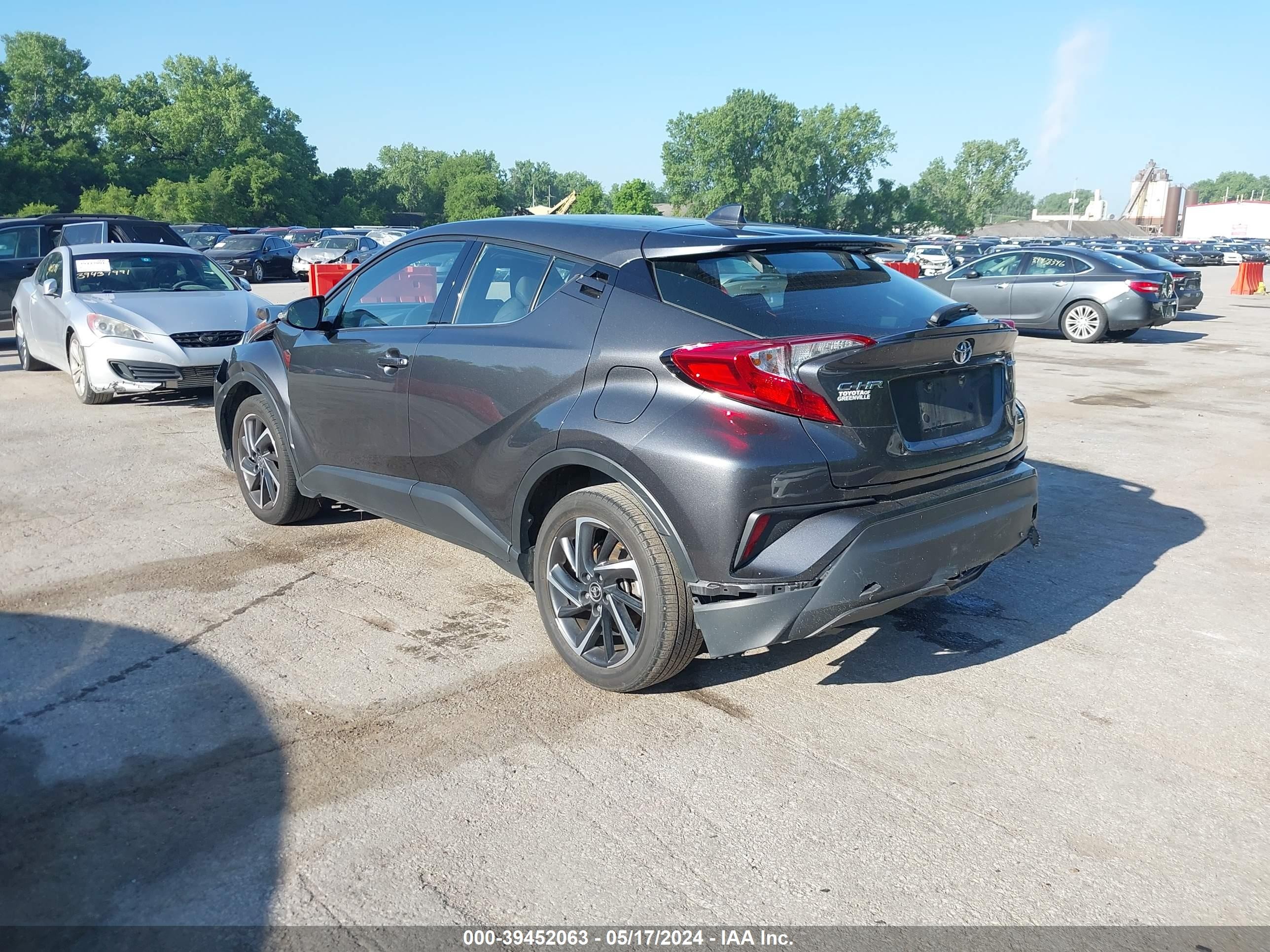 Photo 2 VIN: NMTKHMBX6MR139652 - TOYOTA C-HR 