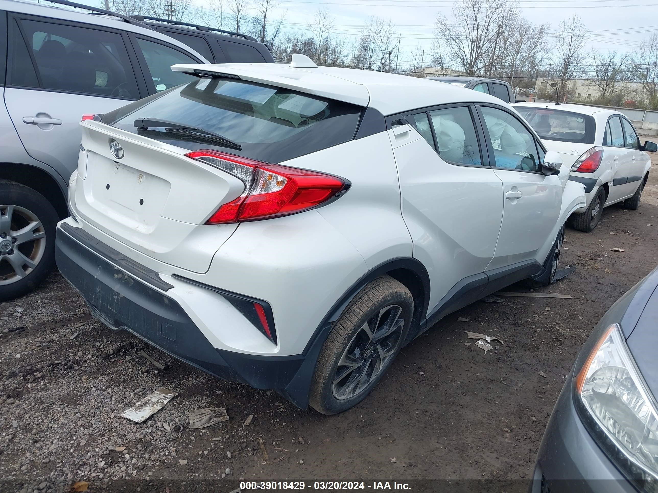 Photo 3 VIN: NMTKHMBX7LR116301 - TOYOTA C-HR 