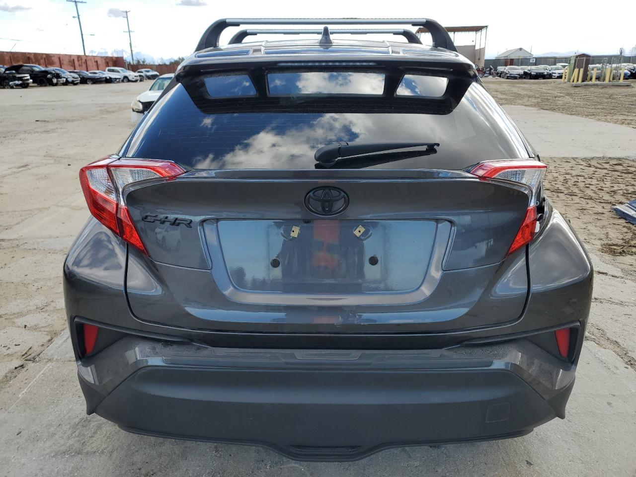 Photo 5 VIN: NMTKHMBX8MR137840 - TOYOTA C-HR 