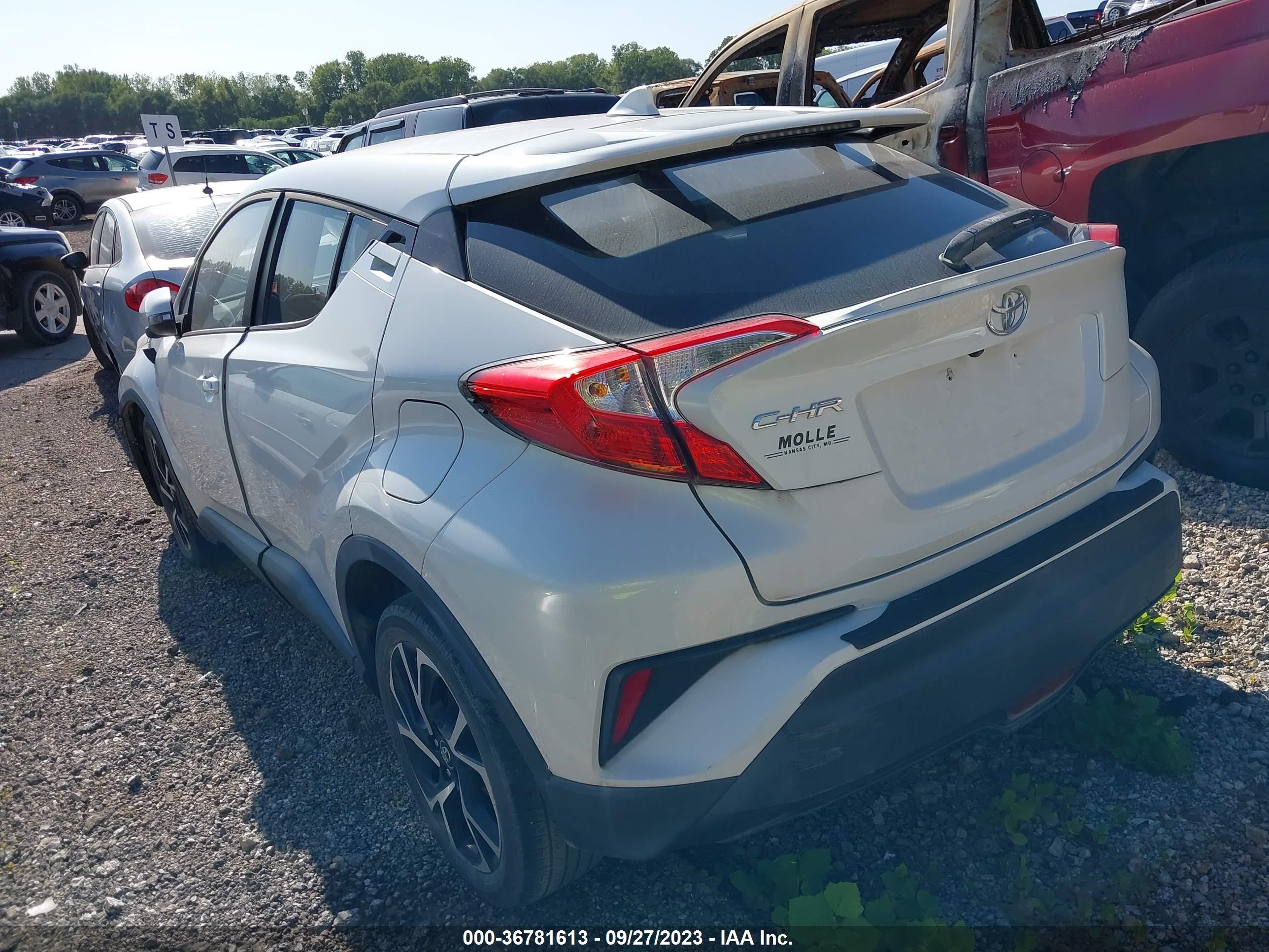 Photo 2 VIN: NMTKHMBXXJR023169 - TOYOTA C-HR 