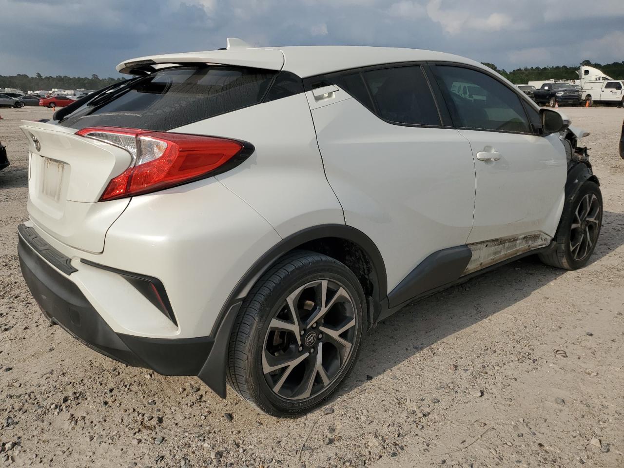 Photo 2 VIN: NMTKHMBXXJR041963 - TOYOTA C-HR 