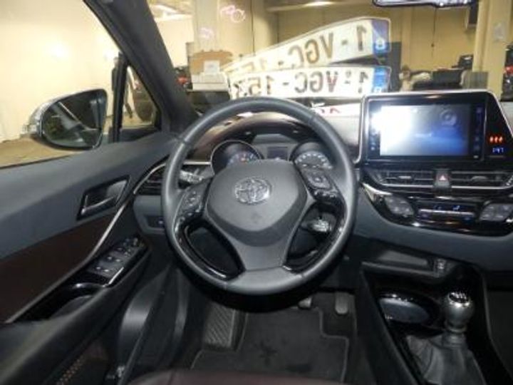 Photo 9 VIN: NMTKY3BX30R051436 - TOYOTA C-HR 