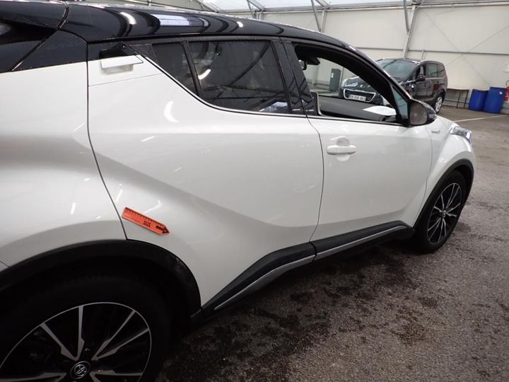 Photo 32 VIN: NMTKZ3BXX0R161039 - TOYOTA C-HR 