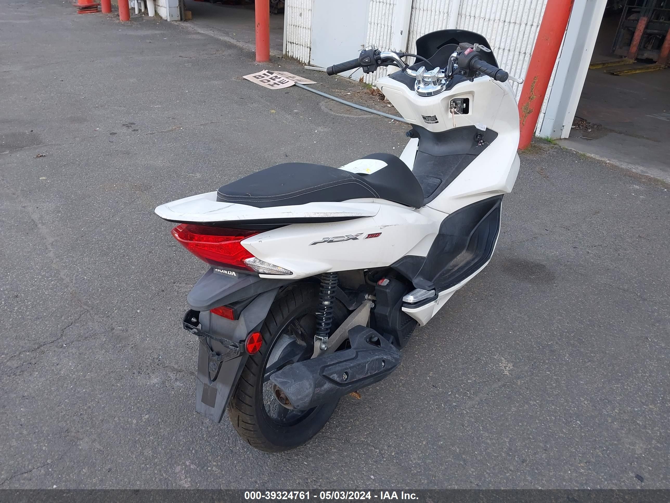 Photo 3 VIN: RLHKF1803FY002417 - HONDA NULL 