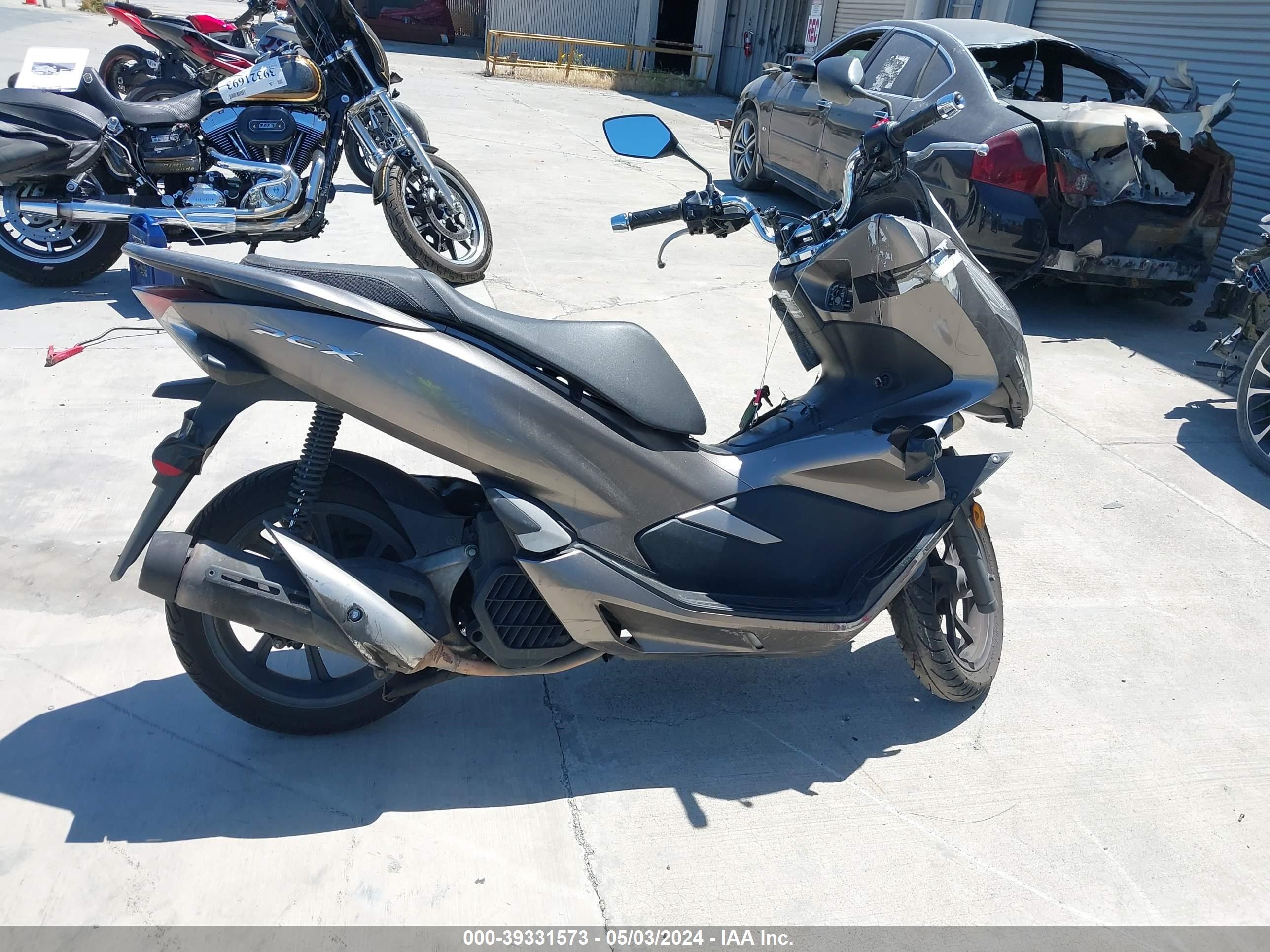 Photo 11 VIN: RLHKF3009KY001807 - HONDA NULL 