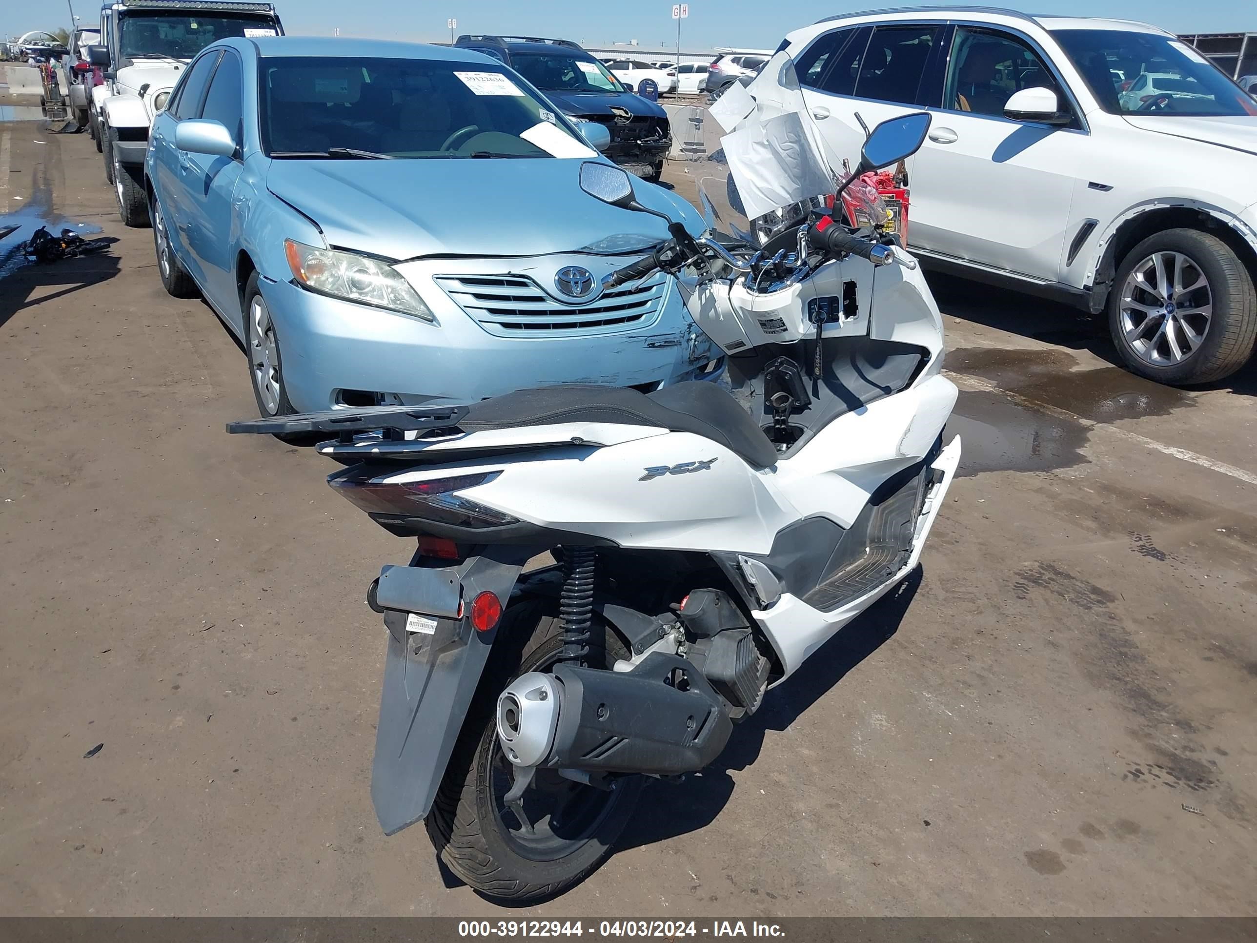 Photo 3 VIN: RLHKF4718NY100918 - HONDA NULL 