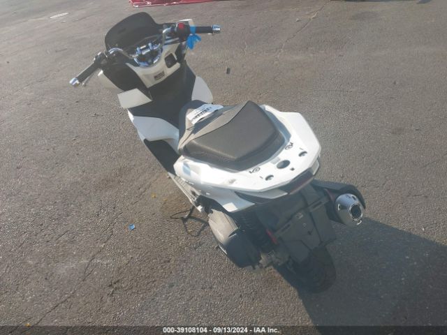 Photo 2 VIN: RLHKF4718NY101132 - HONDA PCX 