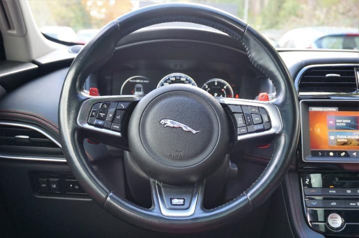 Photo 10 VIN: SADCA2BK4HA068624 - JAGUAR F-PACE SUV 