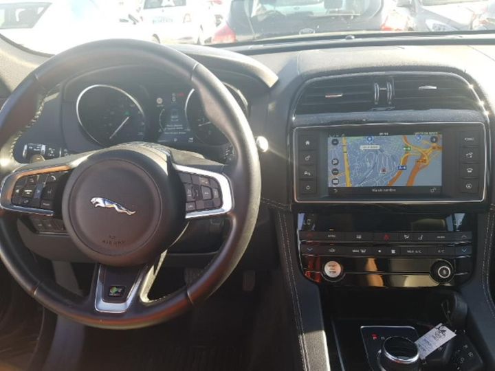 Photo 26 VIN: SADCA2BK5HA883561 - JAGUAR F-PACE 