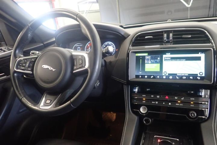 Photo 9 VIN: SADCA2BK9JA322849 - JAGUAR F-PACE 