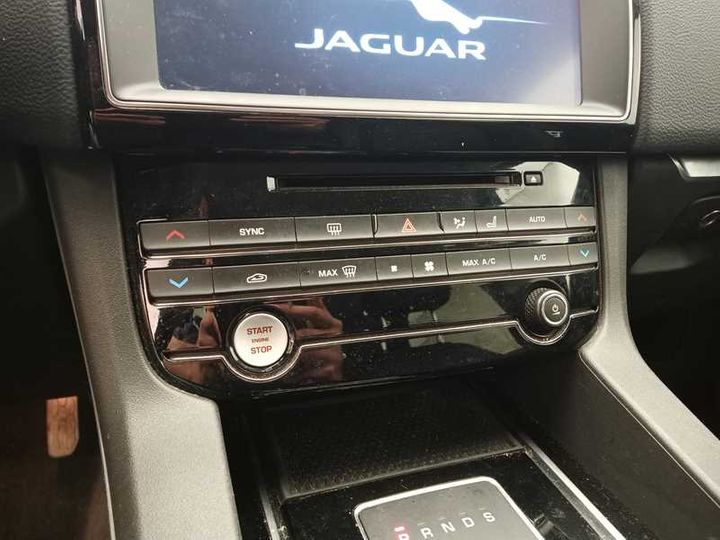 Photo 32 VIN: SADCA2BN1JA237398 - JAGUAR F-PACE 