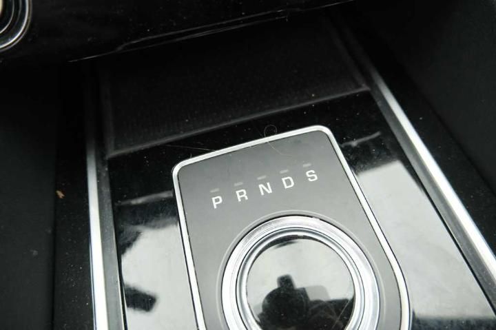 Photo 27 VIN: SADCA2BN2HA079132 - JAGUAR F-PACE 