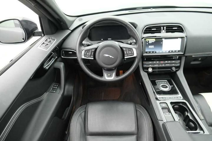 Photo 9 VIN: SADCA2BN2HA079132 - JAGUAR F-PACE 