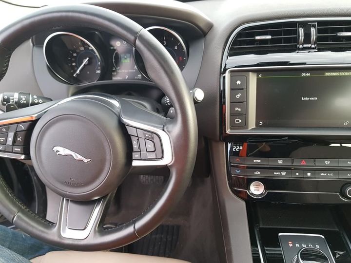 Photo 23 VIN: SADCA2BN9JA350905 - JAGUAR F-PACE 