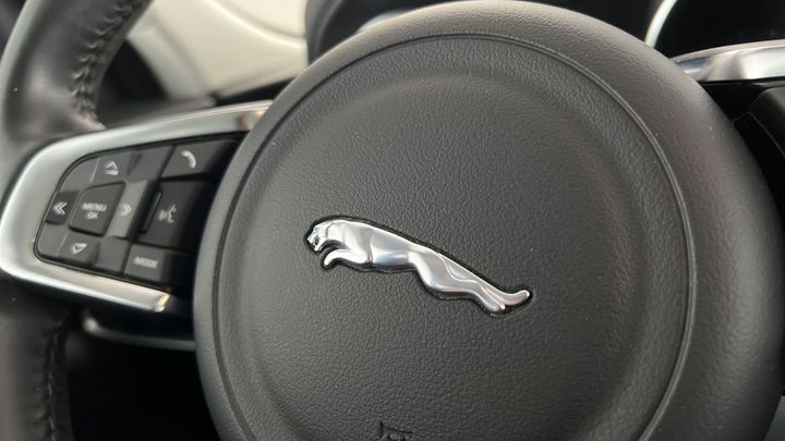 Photo 28 VIN: SADCA2BNXJA350475 - JAGUAR F-PACE 