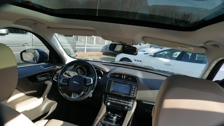 Photo 19 VIN: SADCA2BX6JA285495 - JAGUAR F-PACE SUV 