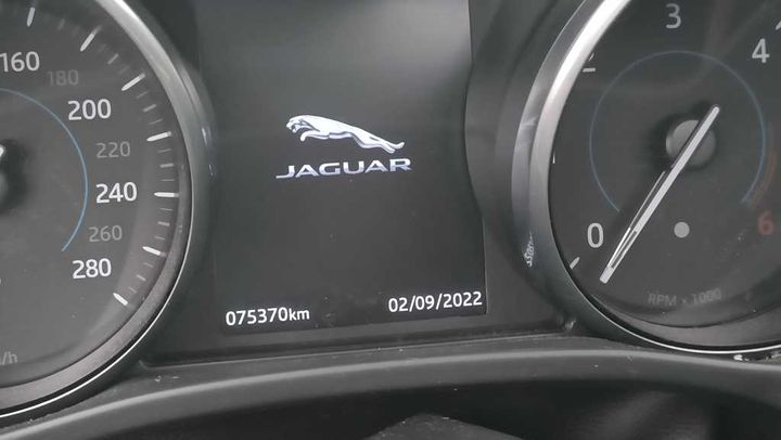 Photo 6 VIN: SADCA2DNXJA281395 - JAGUAR F-PACE 