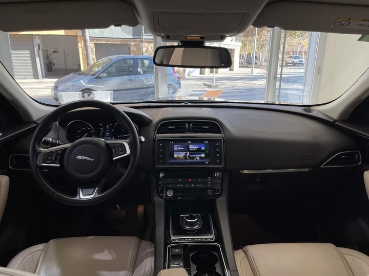 Photo 6 VIN: SADCAZBN6JA243374 - JAGUAR F-PACE 