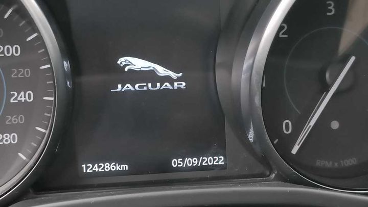 Photo 6 VIN: SADCB2DN7JA328296 - JAGUAR F-PACE 