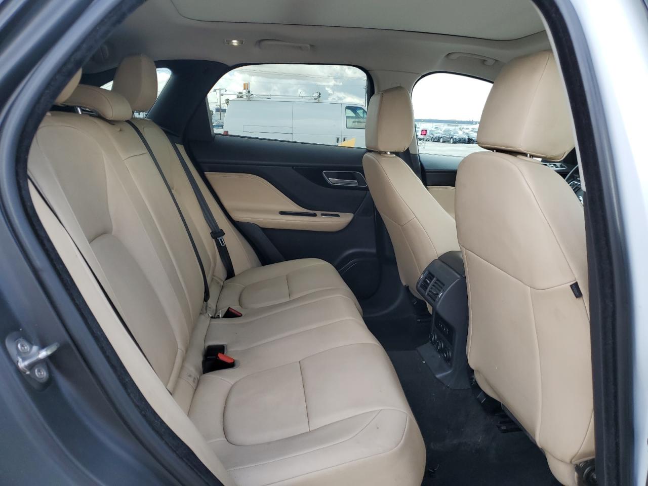 Photo 10 VIN: SADCJ2BVXHA895974 - JAGUAR F-PACE 