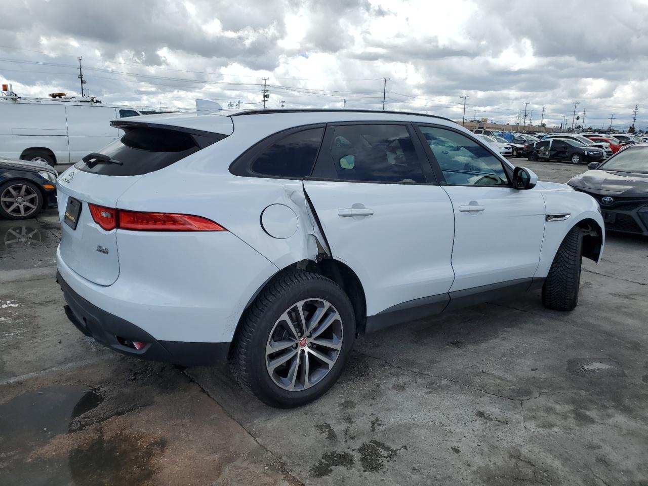 Photo 2 VIN: SADCJ2BVXHA895974 - JAGUAR F-PACE 