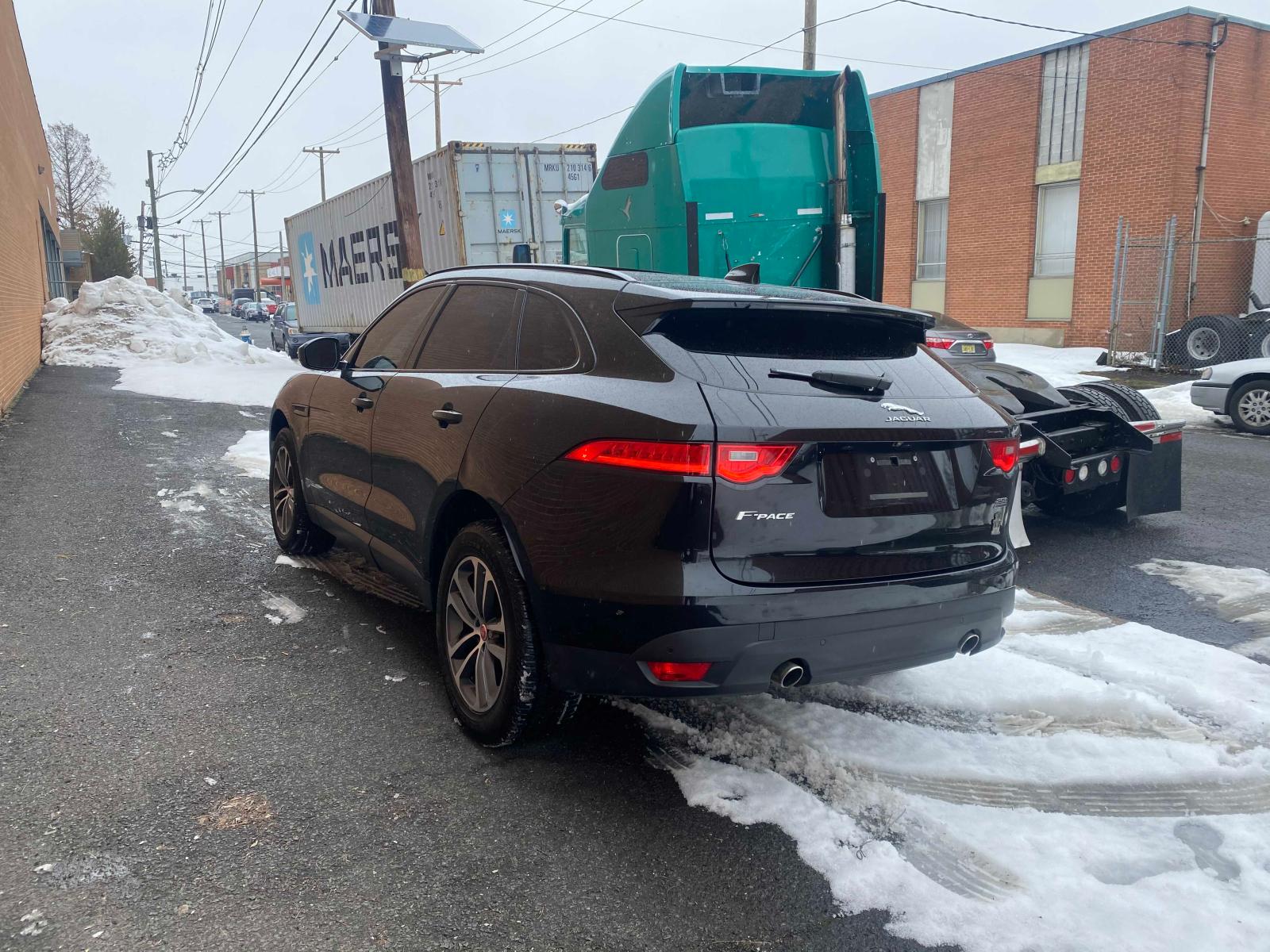 Photo 2 VIN: SADCJ2FX2KA357059 - JAGUAR F-PACE PRE 