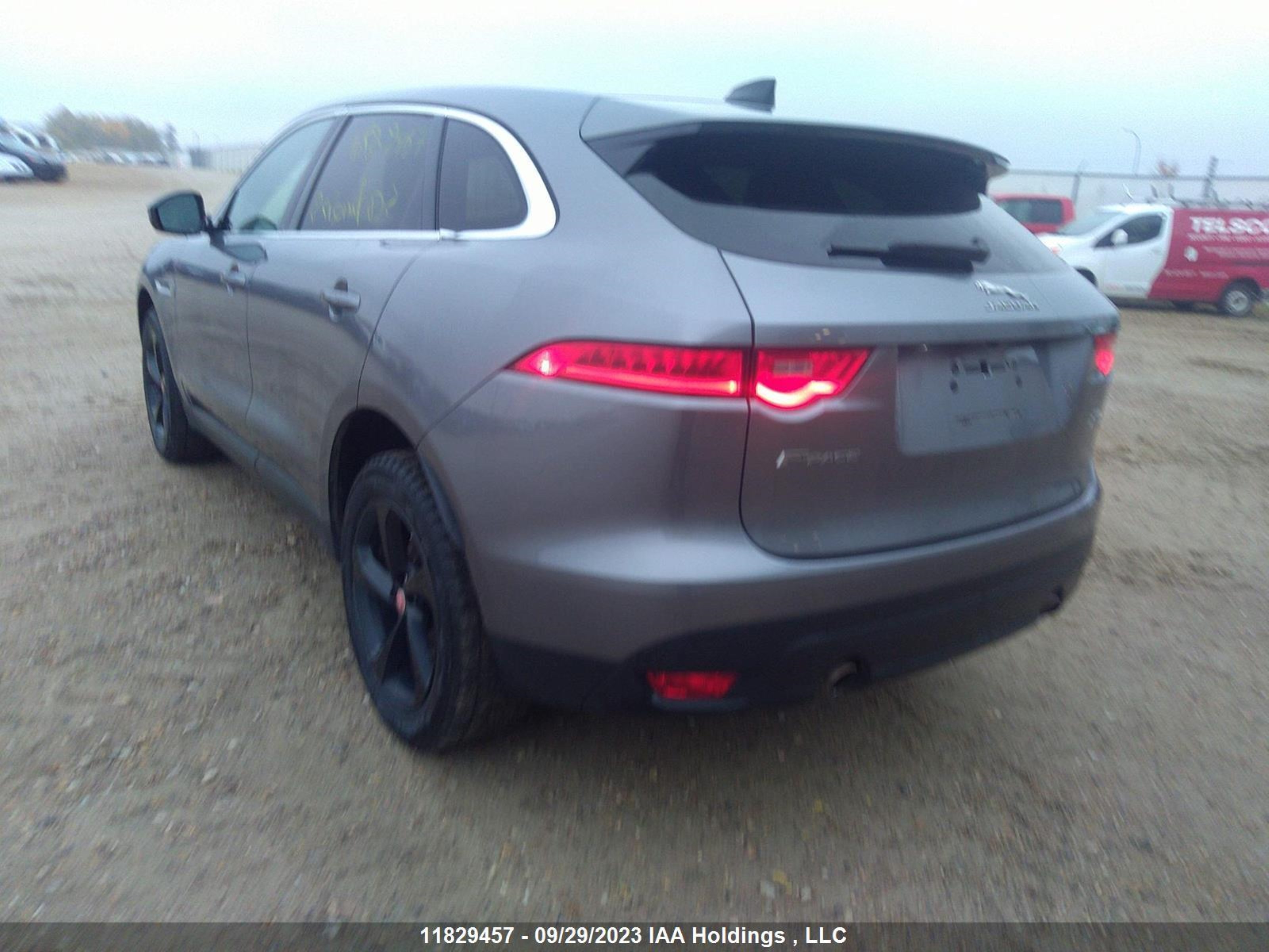 Photo 2 VIN: SADCJ2FX2LA661834 - JAGUAR F-PACE 