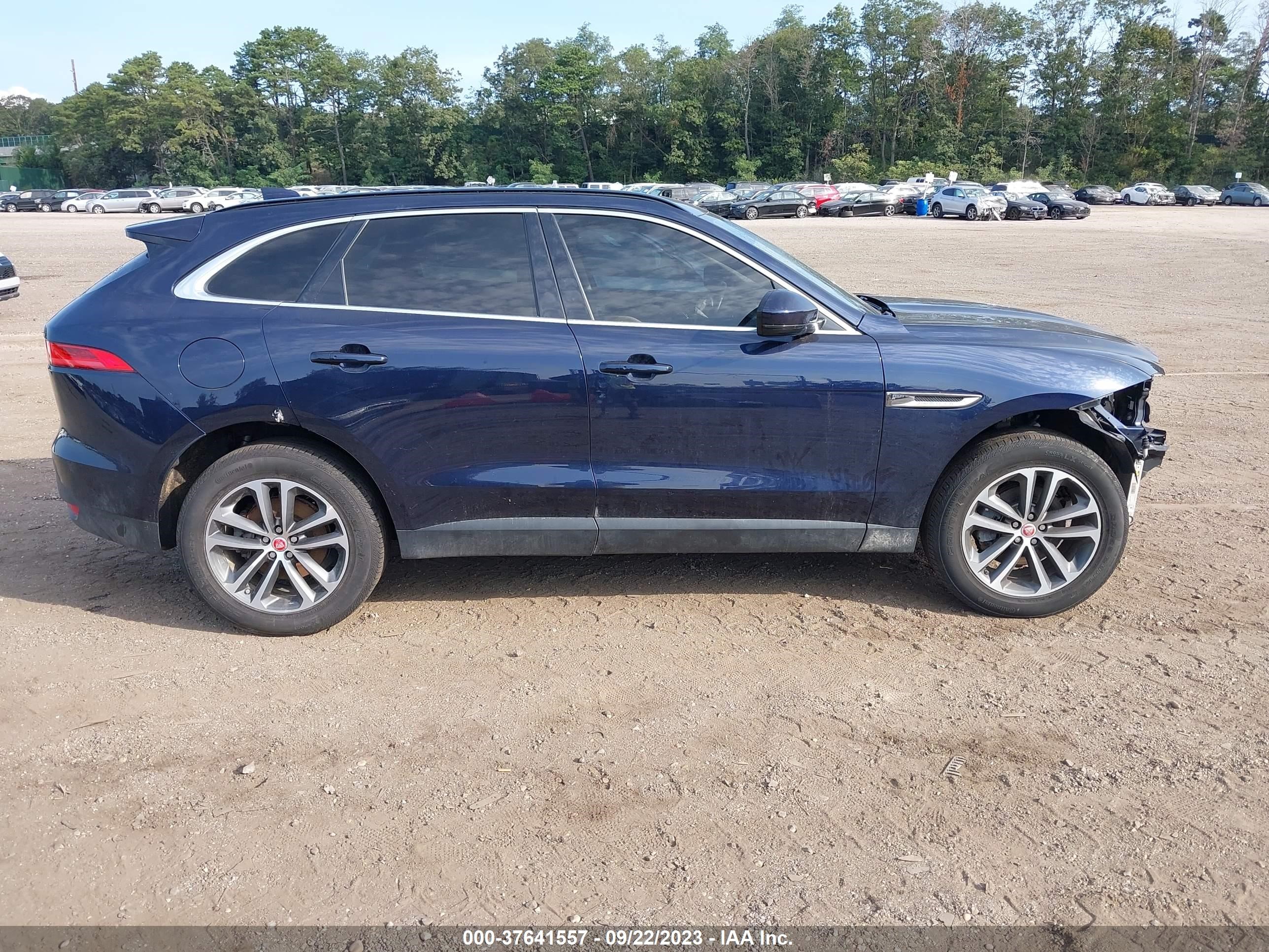 Photo 12 VIN: SADCJ2FX4KA359640 - JAGUAR F-PACE 